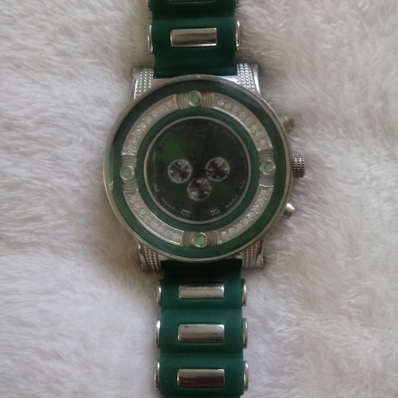 Watch - Picture 3 of 3